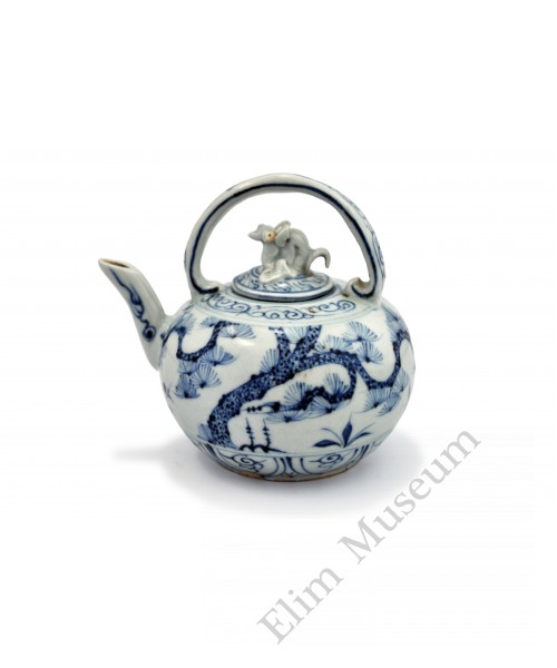 1571 A -   A B&w teapot  decor with "three friends" scene